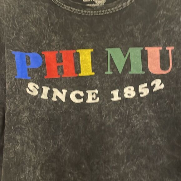 ✨University Tees Phi Mu Mineral Wash Rainbow Logo T-shirt - Picture 5 of 6